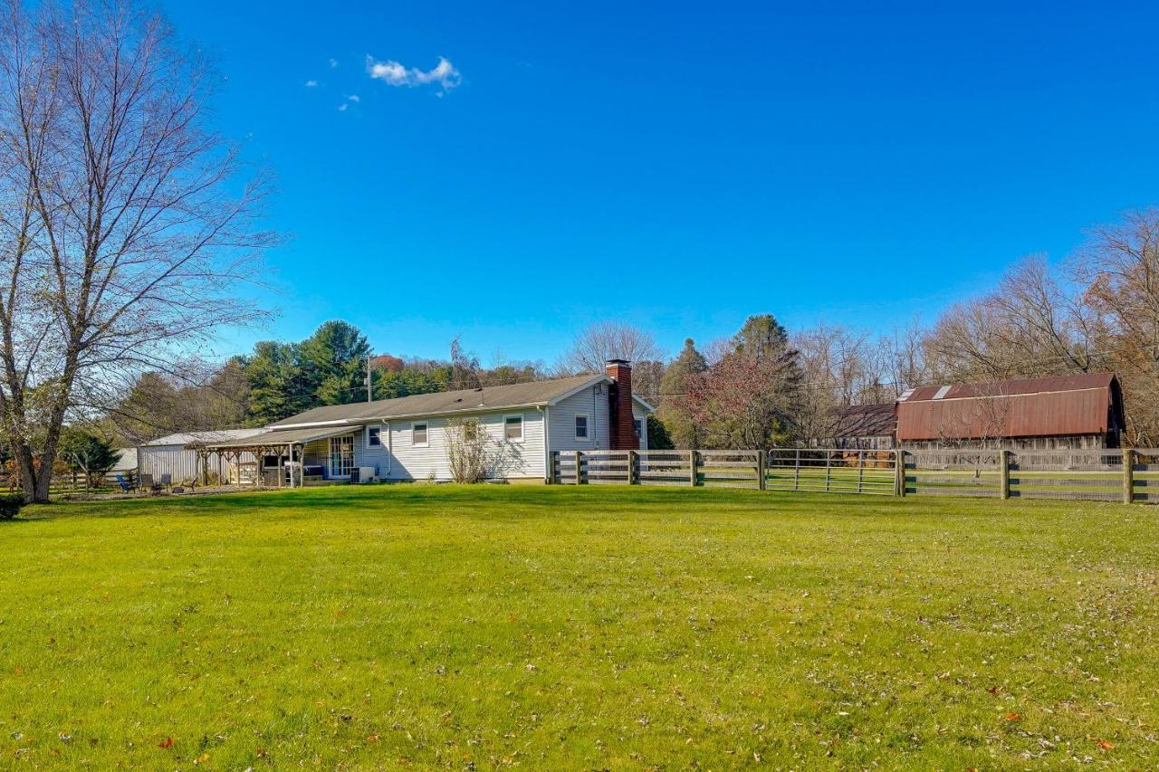 Hocking Hills Hideaway With Hot Tub And Fire Pit! Villa Logan Exterior photo